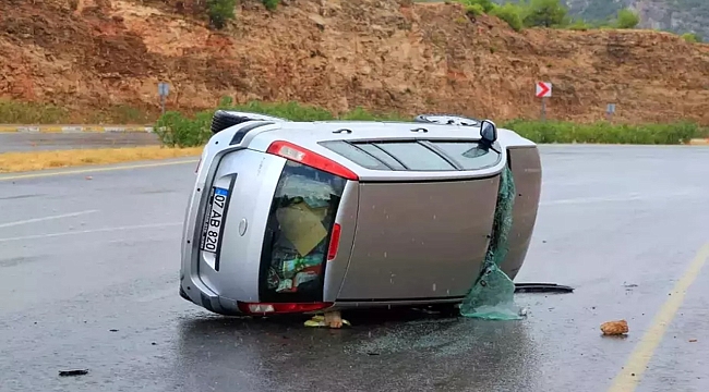 Antalya'da Viraj Kazası: 2 Yaralı