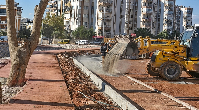 Kepez Belediyesi Ay Deresi'ni Yeşillendiriyor